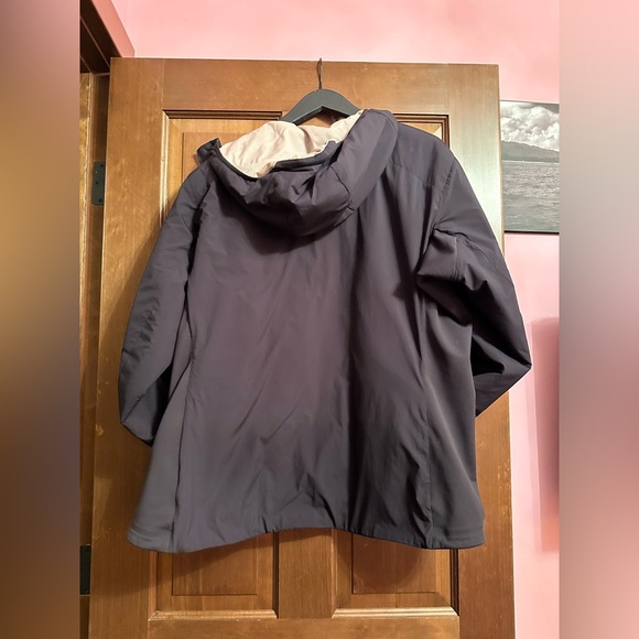 Arc'teryx Atom LT hoodie - Picture 7 of 9